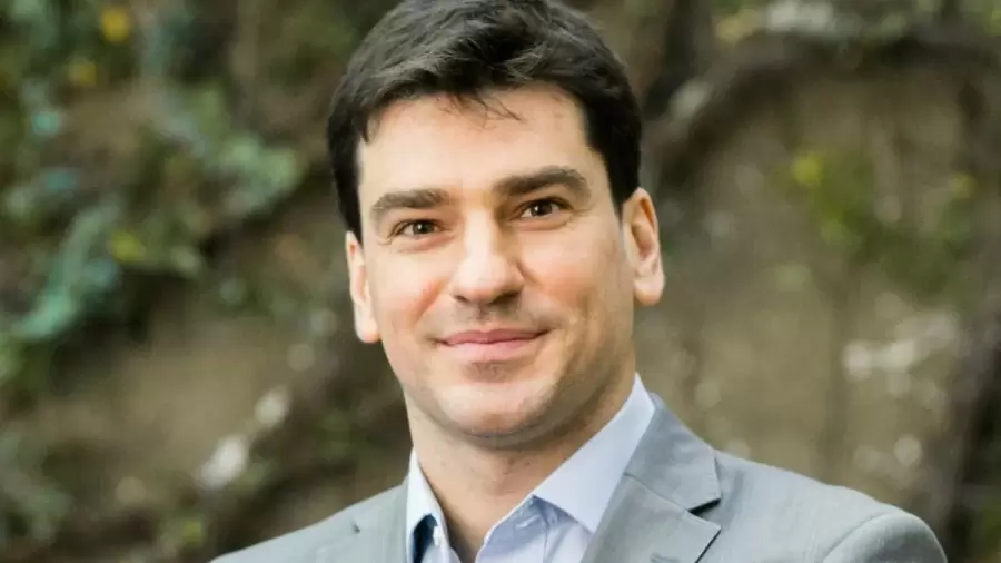 Lorenzo Sigaut Gravina, economista.