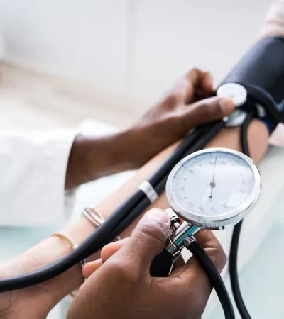 La uva tiene efectos positivos en la salud cardiovascular, y combate el envejecimiento celular.