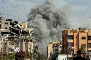 Israel vuelve a cercar Gaza con bombardeos: 55 muertos en solo un día