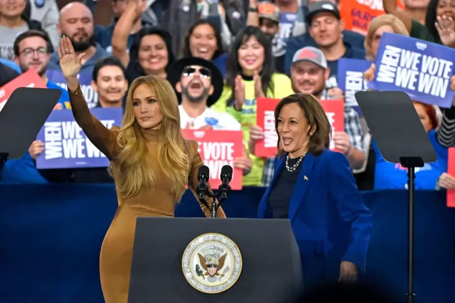 J. Lo se sumó a la campaña de Harris