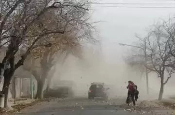 Suspensión de clases en Mendoza por viento Zonda: detalles y localidades