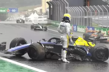 Franco Colapinto abandonó en el GP de Brasil en una carrera con sorpresas y bandera roja