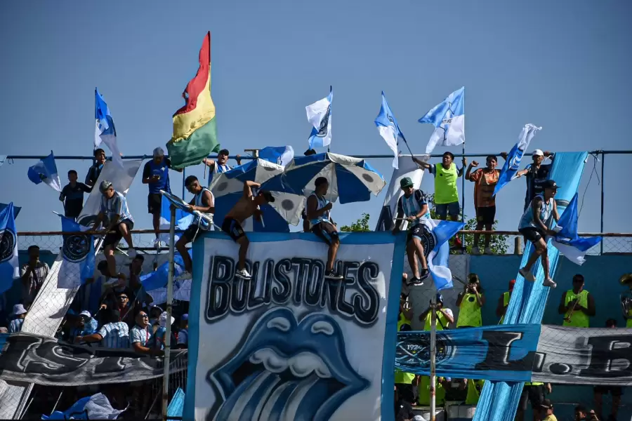 Los hinchas de Argentino poblaron en buen número el Estadio Mauricio Serra