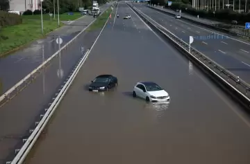 La DANA ahora le pega a Barcelona: aeropuerto inundado y corte de servicios