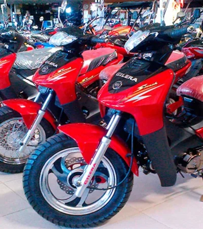 Motos