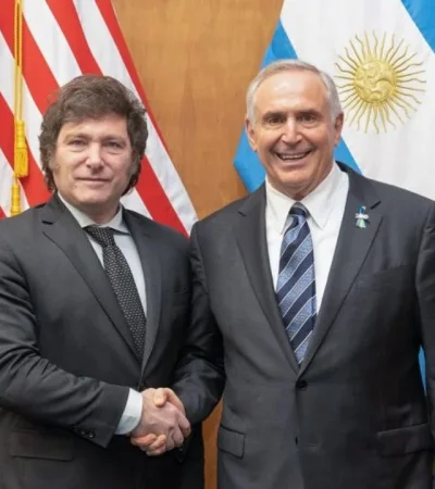 El presidente Javier Milei junto al embajador de Estados Unidos en Argentina, Marc Stanley.