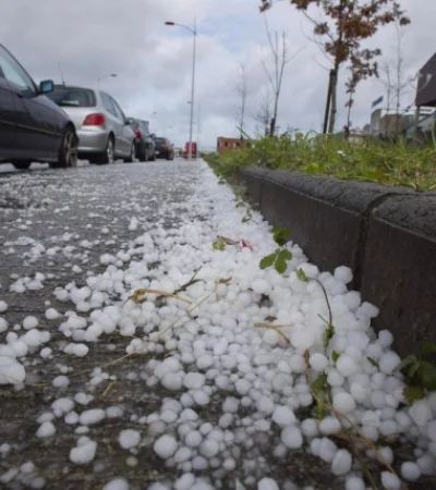 Desde ayer rige una alerta por tormentas con posible ocurrencia de granizo en algunas localidades de Argentina.