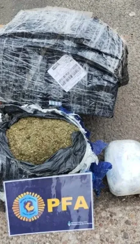 La trampa de una encomienda. Pareja de Cutral Co engañada por un amigo traficante