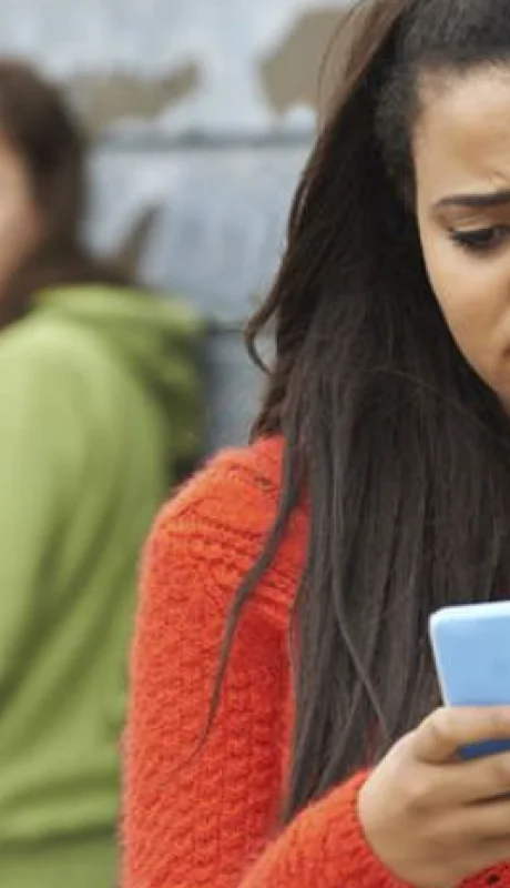 Los efectos del acoso en las víctimas son duraderos y numerosos, ya que se trata de una de las situaciones más difíciles para los niños o adolescentes