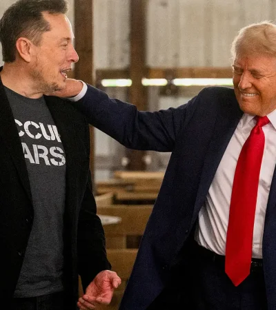 Elon Musk se ha enarbolado detrás de la bandera de Trump y le muestra un apoyo incondicional en la definición por la presidencia.