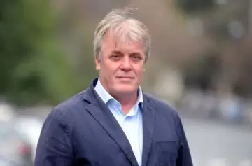 Loan Peña: el entramado detrás del pedido de detención de Gustavo Vera