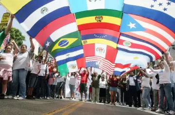 "Parte de Estados Unidos se parece a la Argentina: la plata no alcanza y hay que caminar"