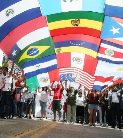 "Los latinos no la está pasando bien. Muchos no llegan a fin de mes, y una parte del país se asemeja mucho a la Argentina" (Daniel Sticco)