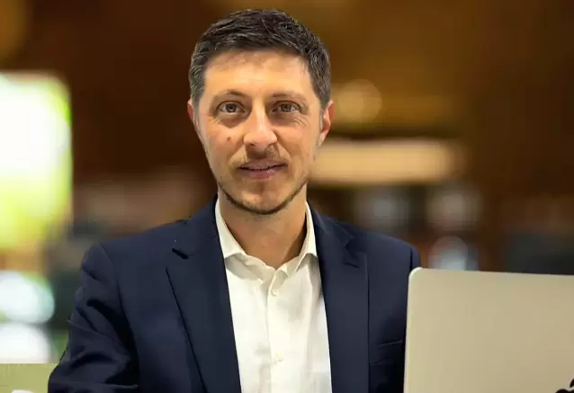 Franco propuso el desarrollo de una aplicación que permitiera realizar un autodiagnóstico ambiental.