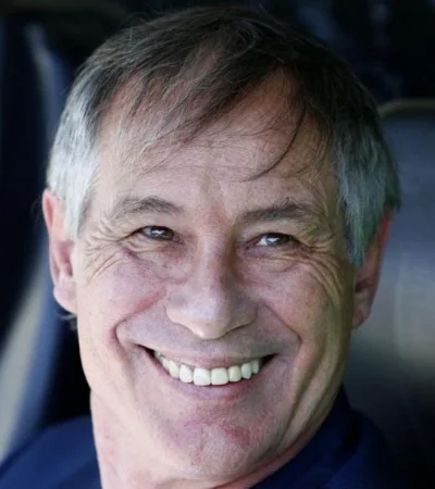 Holan y un nuevo desafío.