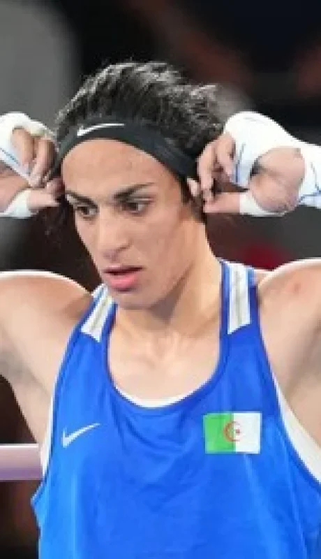 La argelina Khelif se defiende de una acusación.