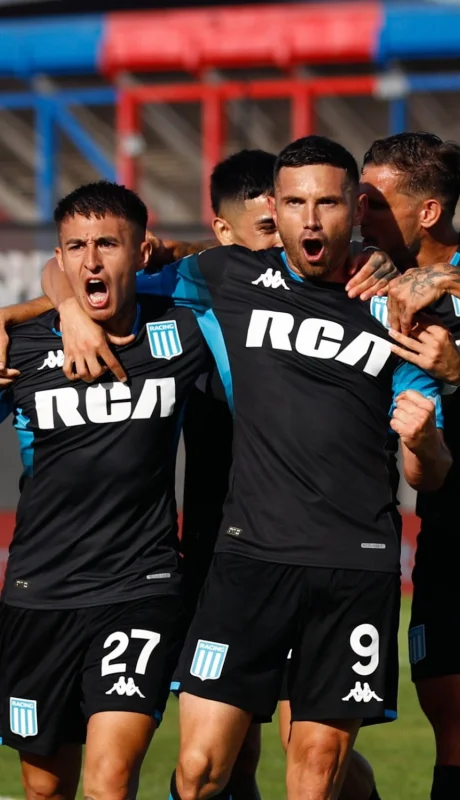 El festejo de la Academia en Bajo Flores.