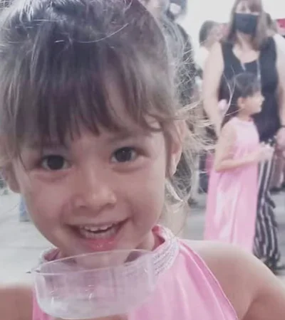 La pequeña apareció muerta en la casa donde vivía, que fue incendiada.