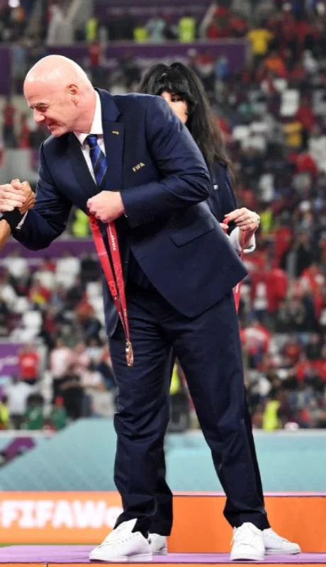 La FIFA busca acelerar las decisiones arbitrales durante los partidos.