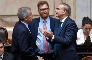 Opositores apuran una sesión en Diputados para tratar alcances de los DNU