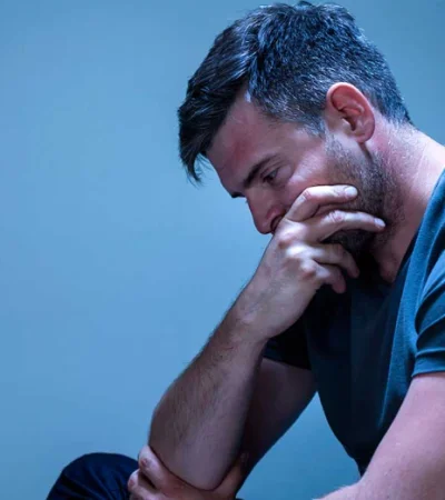 Además, el VPH puede causar en ambos sexos cáncer de ano y de garganta.