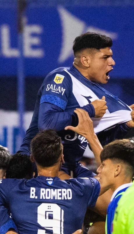 Vélez sigue en lo más alto del campeonato, a falta de seis jornadas.