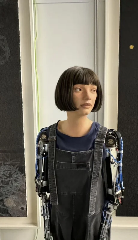 ¿Bien o mal? Subastaron una pintura creada por una IA en un millón de dólares