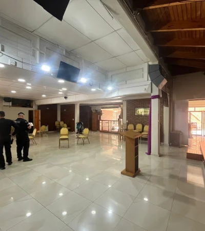 Por un desafío virtual, dos jóvenes activaron un explosivo.