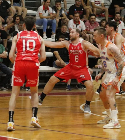 El Naranja no pudo sumar victorias en Santa Fe.