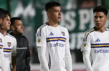 Anselmino se lesionó por cuarta vez en el año y enciende las alarmas en Boca