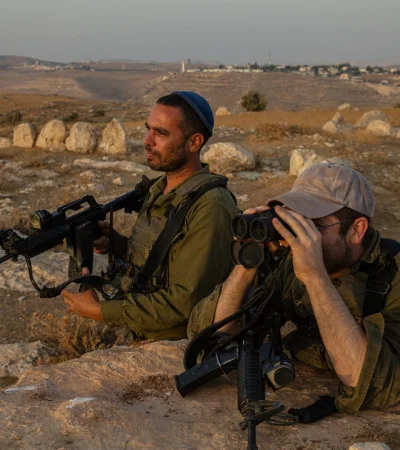 MIles de colonos israelíes han tomado las armas y claman por soberanía en parte de Cisjordania.