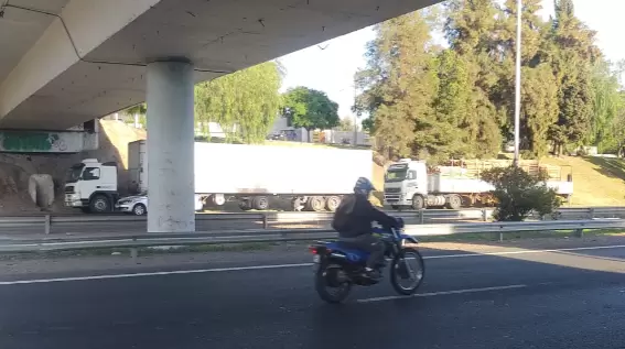 La medida de fuerza inició temprano el martes antes de que inicie el tratamiento del Presupuesto 2025 en la Legislatura de Mendoza.