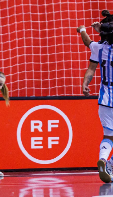 Selección de Futsal Femenino prepara la Copa América con amistosos en España