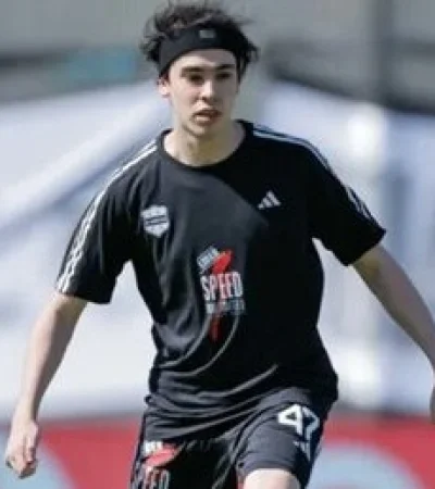 Spreen, el streamer jugó menos de un minuto en Riestra ante Velez.