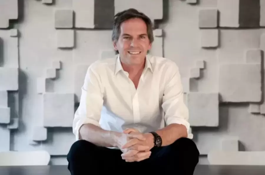 Alejandro "Alec" Oxenford