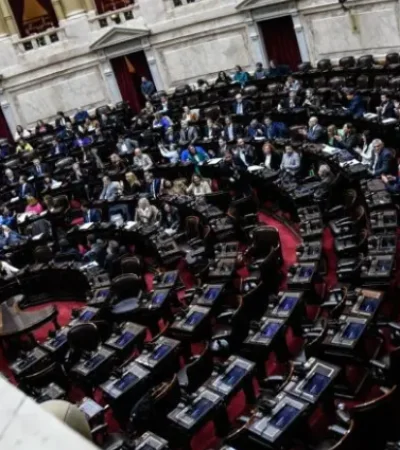 El Gobierno se enfrascó los últimos días a la intensa tarea de tratar de desactivar la sesión, sobre todo presionando sobre los gobernadores.