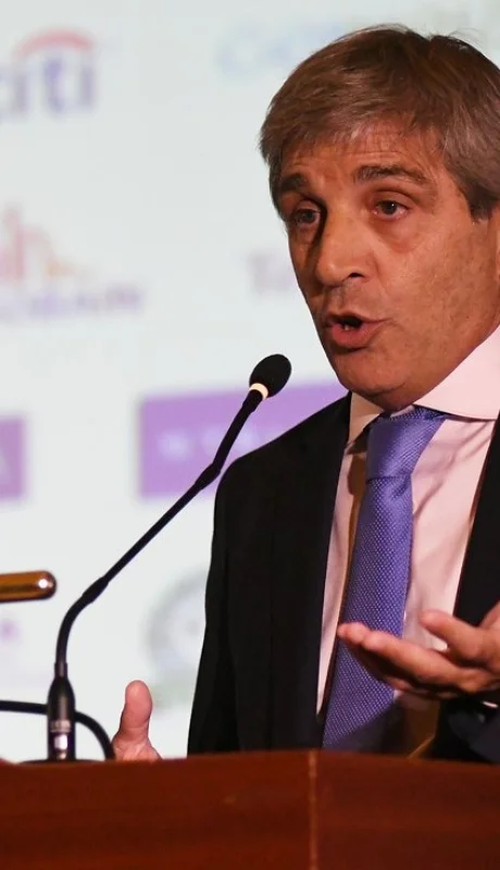 "Saldremos del cepo cuando estemos 100% seguros de que no va a generar un problema en la economía" (Luis Caputo)