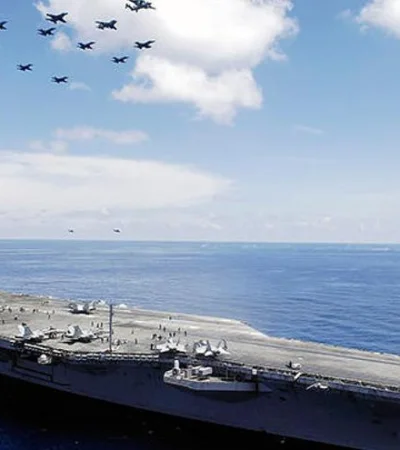 El Abraham Lincoln está desplegado con su grupo de batalla muy cerca de Medio Oriente ¿Habrán logrado alcanzarlo?