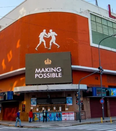 El frente del Luna Park