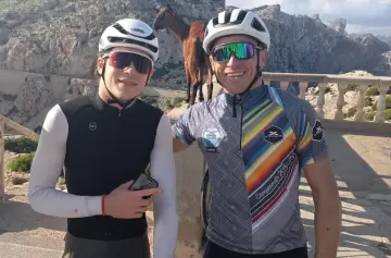 El desopilante encuentro entre Colapinto y un  guardavidas argentino