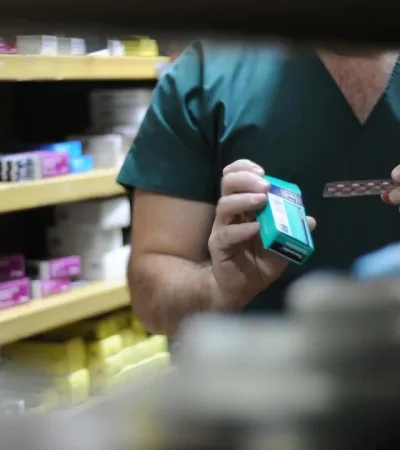 Medicamentos: el Gobierno pone freno a precios desmedidos en hospitales públicos