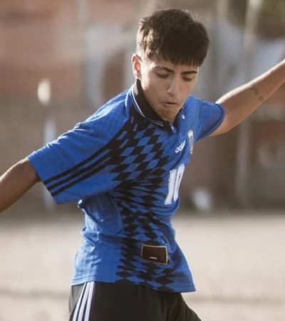 El nieto de Maradona gambeteó y jugó en El Potrero de Dios.