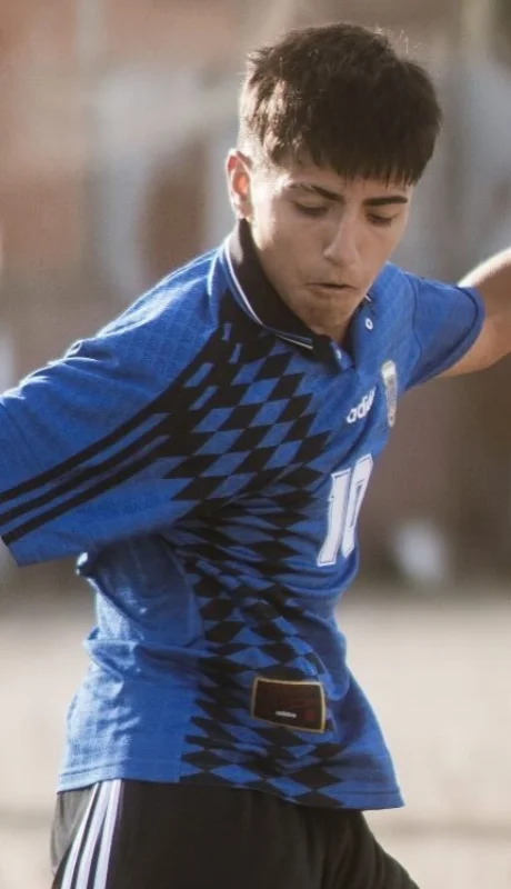 El nieto de Maradona gambeteó y jugó en El Potrero de Dios.