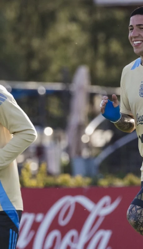 Enzo Fernández y Thiago Almada.