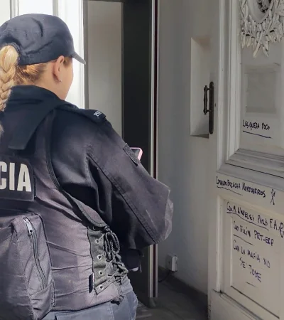 En el Concejo Deliberante de Rosario aparecieron pintadas intimidatorias. (Foto: web)