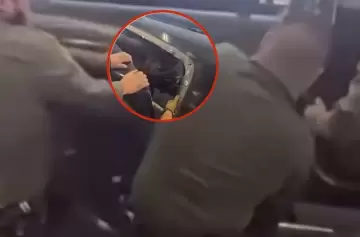 Descubrieron a inmigrantes indocumentados escondidos en el chasis de una camioneta