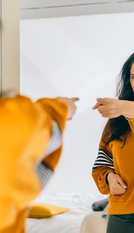 ¿Es raro hablar solo? La psicología responde y revela sus beneficios ocultos