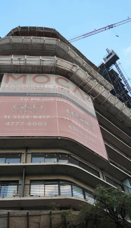 Construcción en pozo.