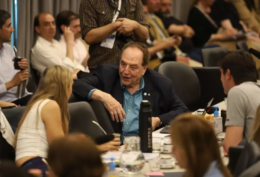 El diputado kirchnerista Carlos Heller hizo observaciones al proyecto del oficialista. (Foto: NA)