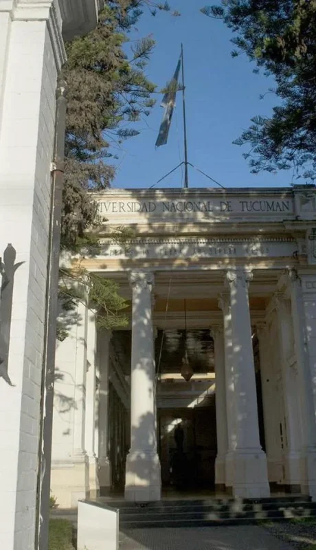 El escándalo sacude a la Universidad Nacional de Tucumán. (Foto: web)